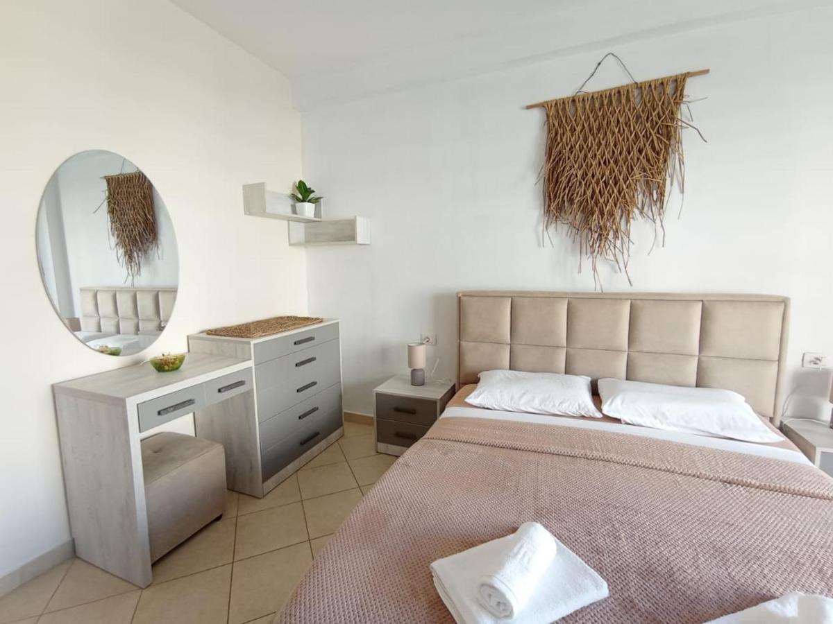 Trea Accomodations - Port Side Vlorë Eksteriør bilde