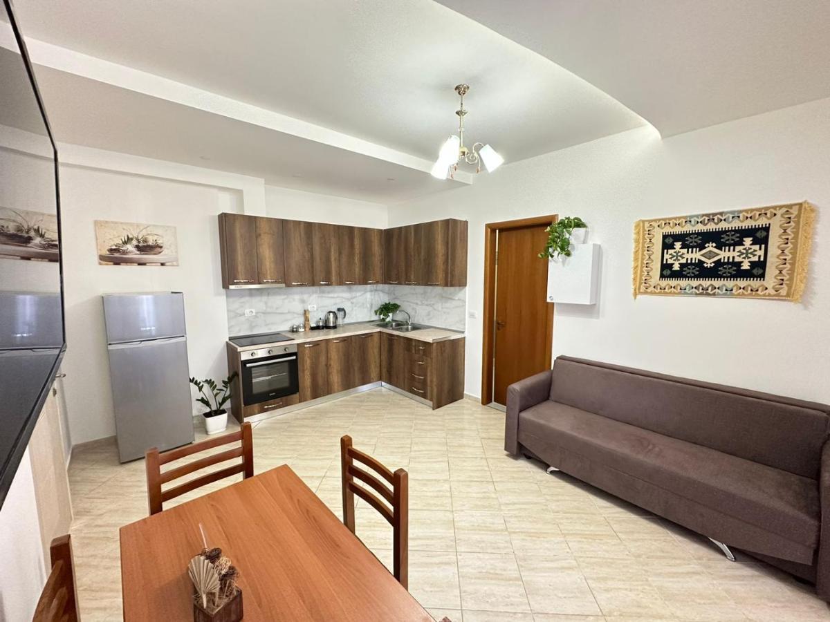 Trea Accomodations - Port Side Vlorë Eksteriør bilde