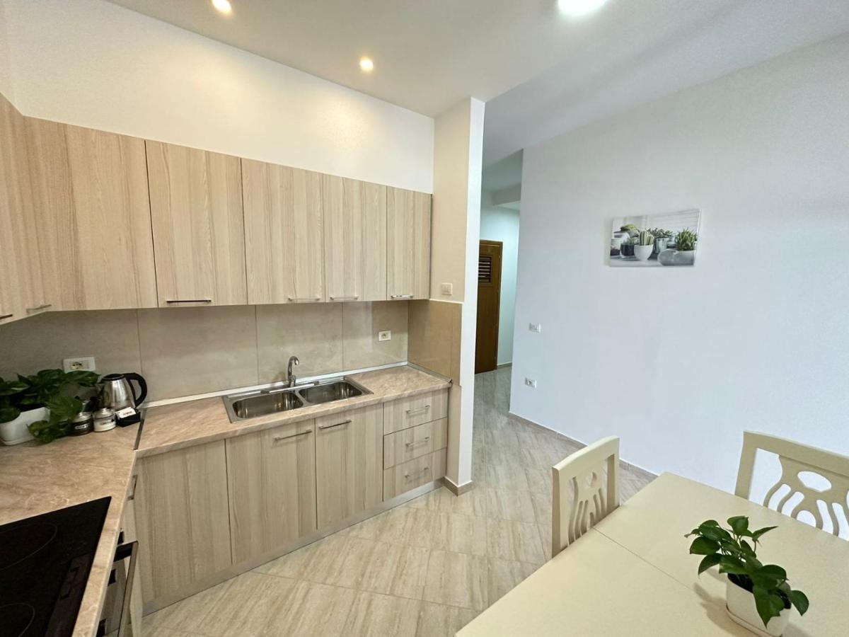 Trea Accomodations - Port Side Vlorë Eksteriør bilde